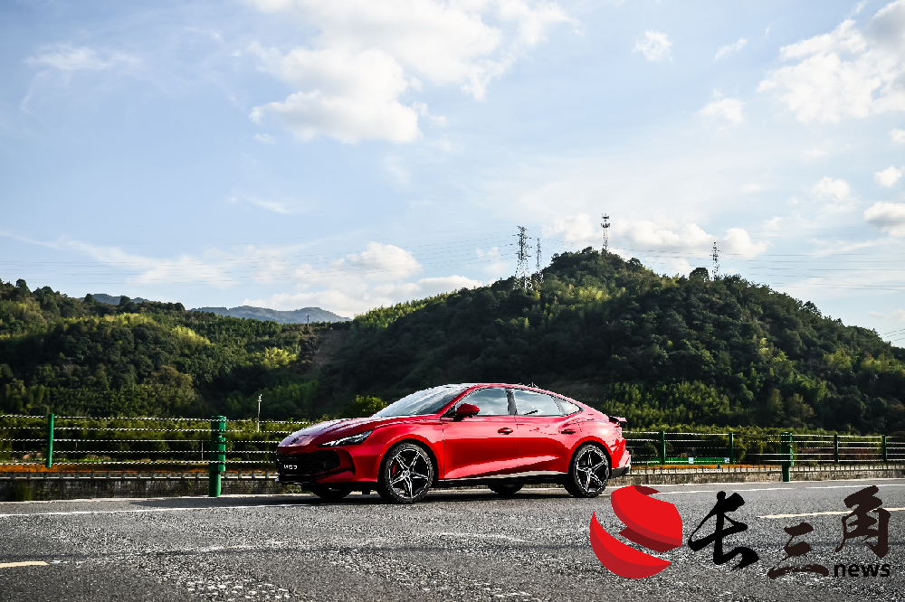 上汽俞经民：加快实现“油电平权” 2025年MG将推出4款新车