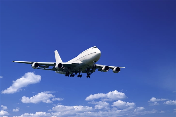 惊险万分！韩亚航空一客机舱门在空中打开：乘客晕倒、呼吸困难