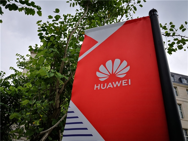 不只比5G好用10倍 华为提出5.5G新战略：把光技术带入每一辆车