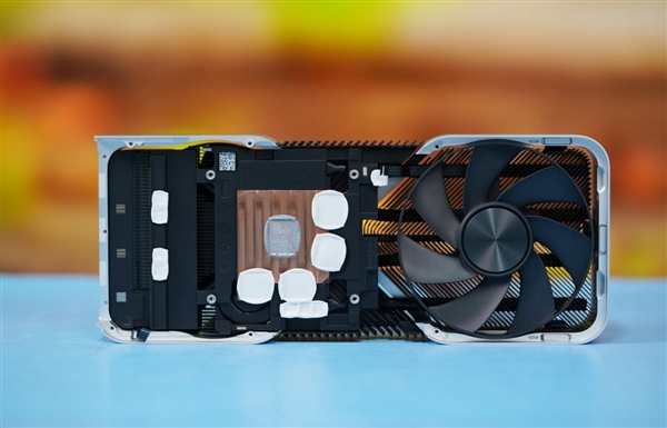 3199元游戏新神器！RTX 4060 Ti图赏(图17)