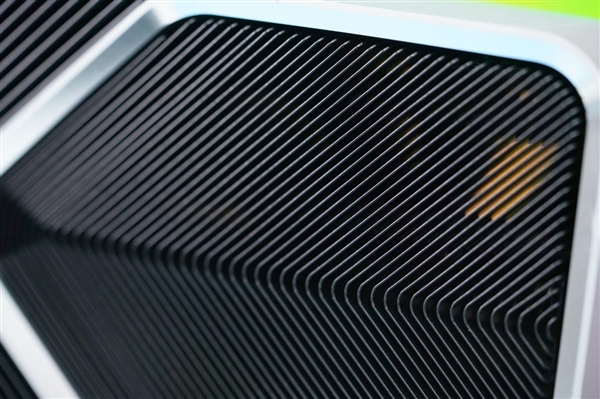 3199元游戏新神器！RTX 4060 Ti图赏(图16)
