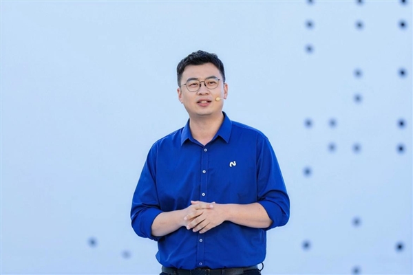 未来智能全新录音降噪会议耳机iFLYBUDS Nano系列正式发布 “耳机+AI”打破会议效率上限(图2)