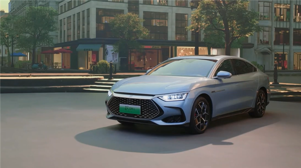 比亚迪再掀桌子！新款汉DM