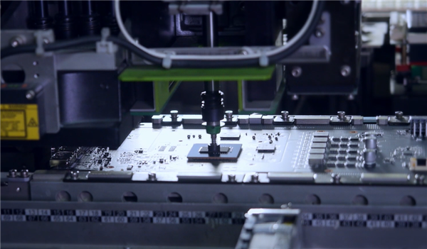 巅峰来袭 打破桎梏!Computex 2023华硕全新“无线”整机方案与旗舰显卡亮相(图9) 巅峰来袭 打破桎梏!Computex 2023华硕全新“无线”整机方案与旗舰显卡亮相(图9)